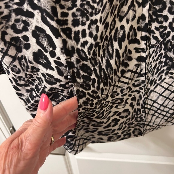 Chico's Black and White Boxy Shirt - Picture 6 of 6